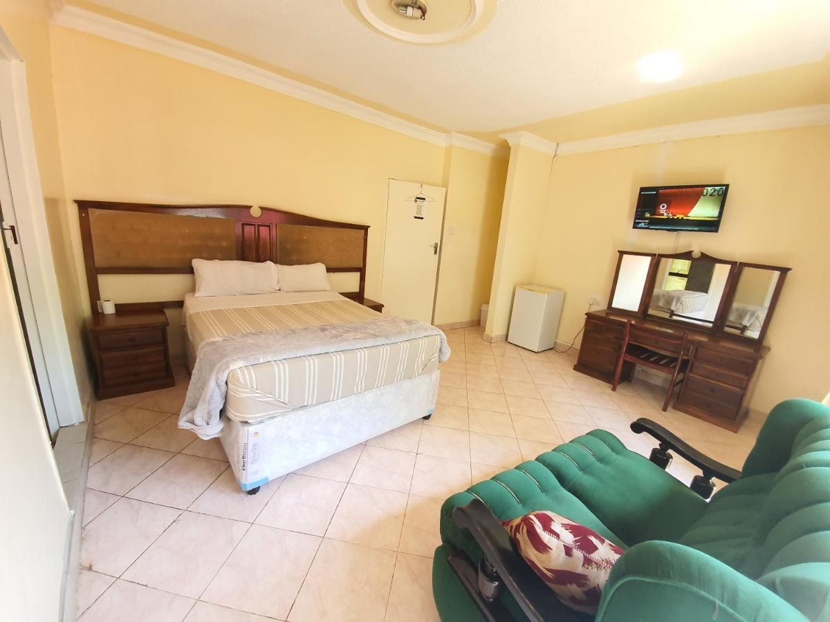 The Palace Guest House Harare Ngoại thất bức ảnh
