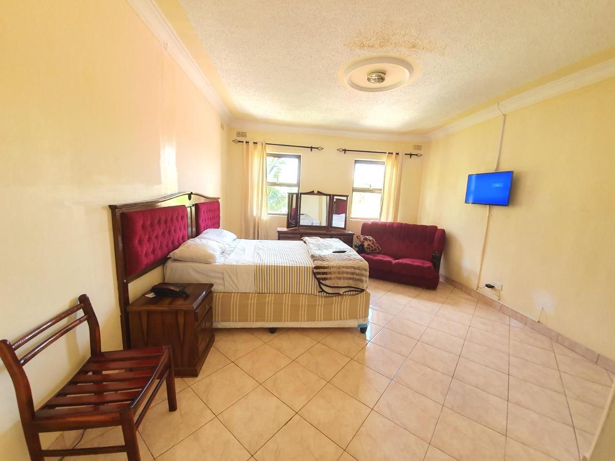 The Palace Guest House Harare Ngoại thất bức ảnh