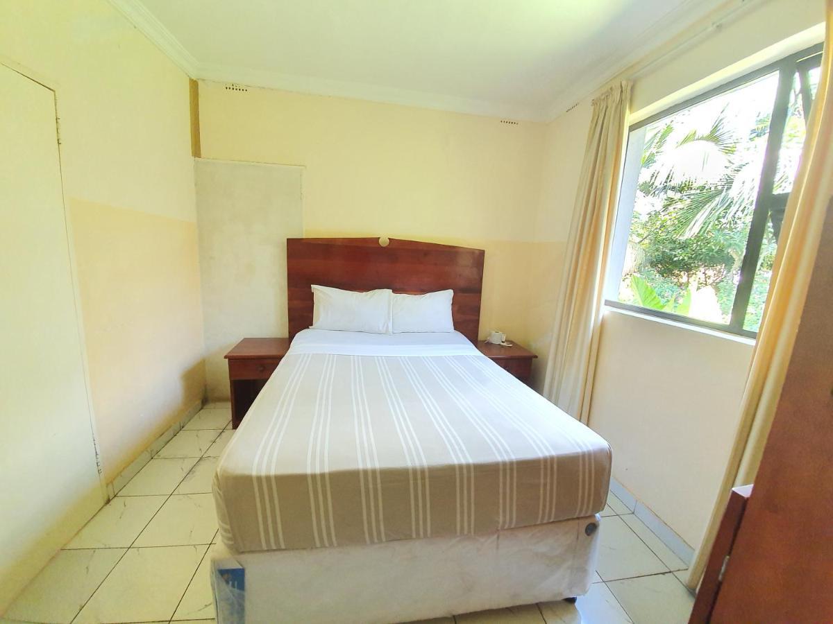 The Palace Guest House Harare Ngoại thất bức ảnh