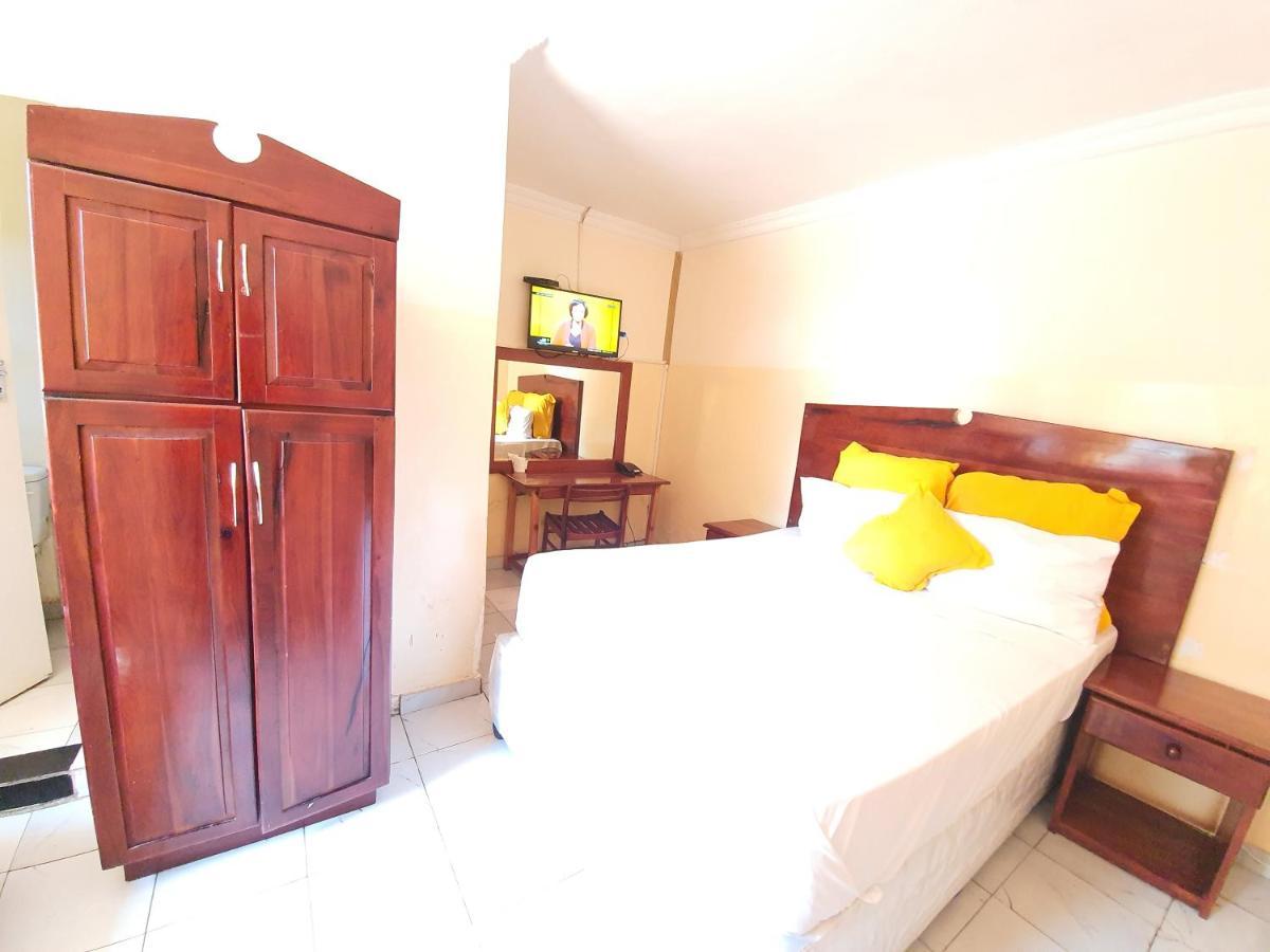 The Palace Guest House Harare Ngoại thất bức ảnh