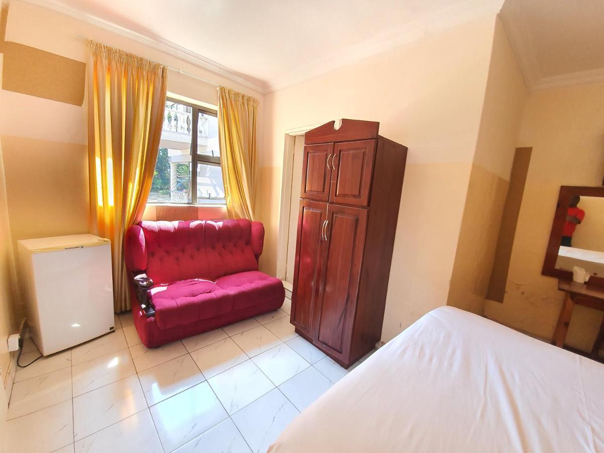 The Palace Guest House Harare Ngoại thất bức ảnh