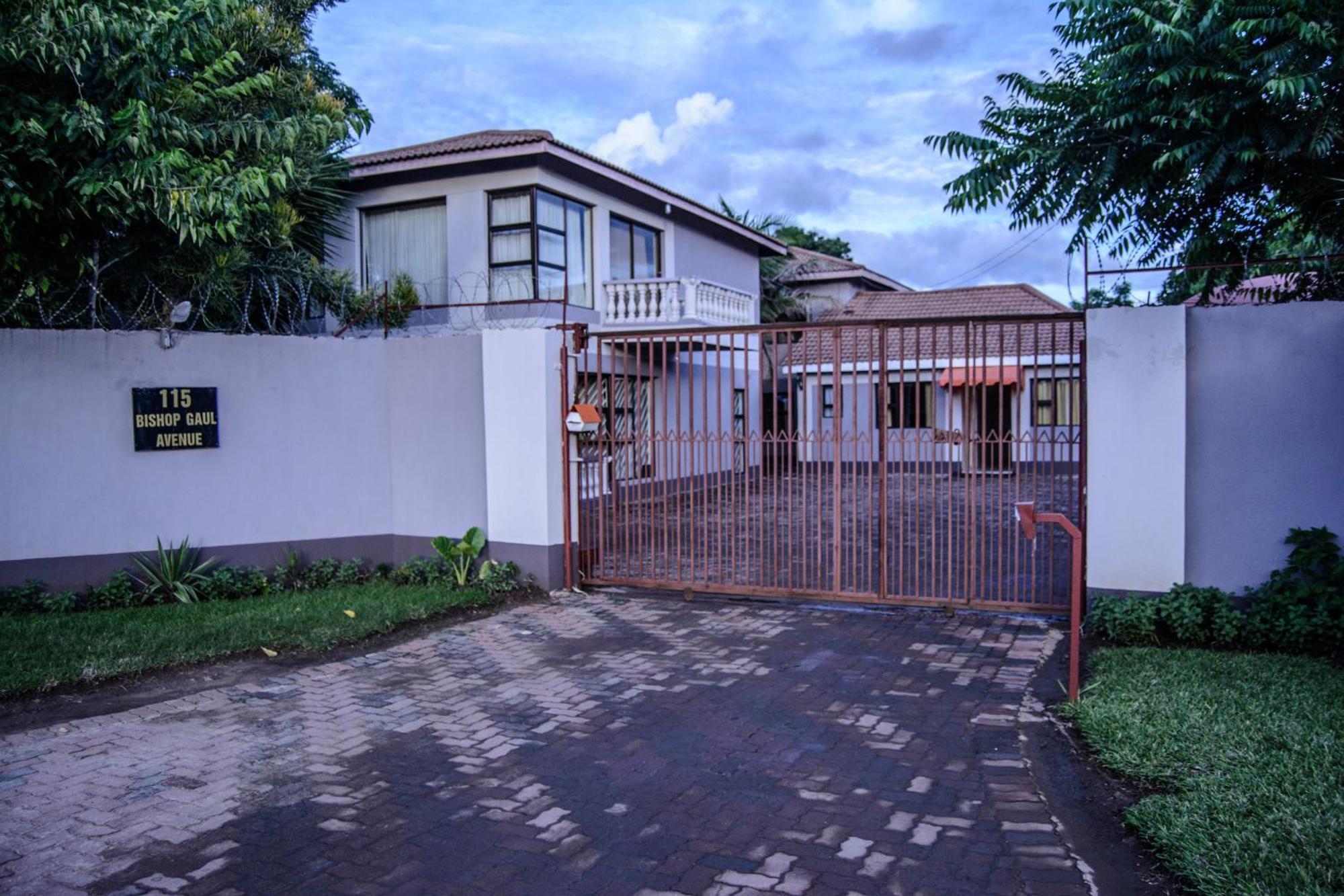 The Palace Guest House Harare Ngoại thất bức ảnh