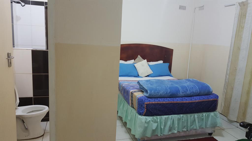 The Palace Guest House Harare Ngoại thất bức ảnh