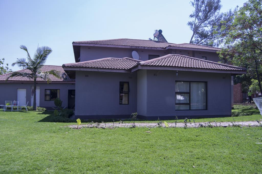The Palace Guest House Harare Ngoại thất bức ảnh