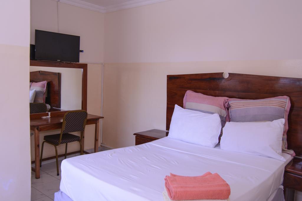 The Palace Guest House Harare Ngoại thất bức ảnh