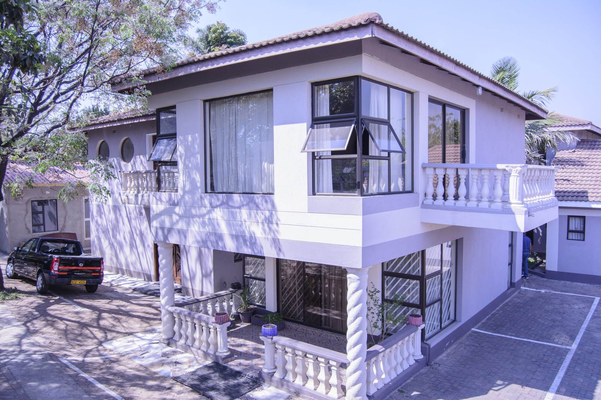 The Palace Guest House Harare Ngoại thất bức ảnh